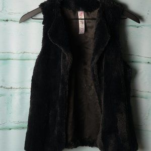 Black Fur vest - 🏷️ 3 for $30 sale! 🏷️